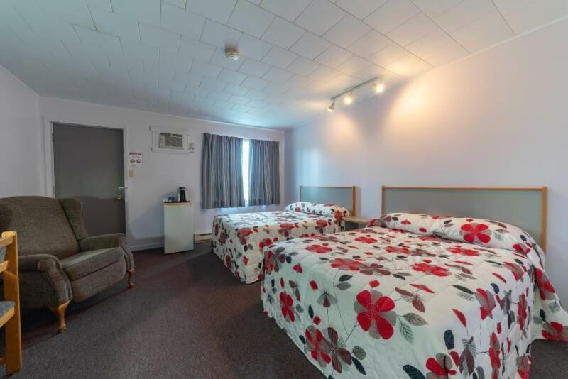 Motel Claude Degelis Dış mekan fotoğraf